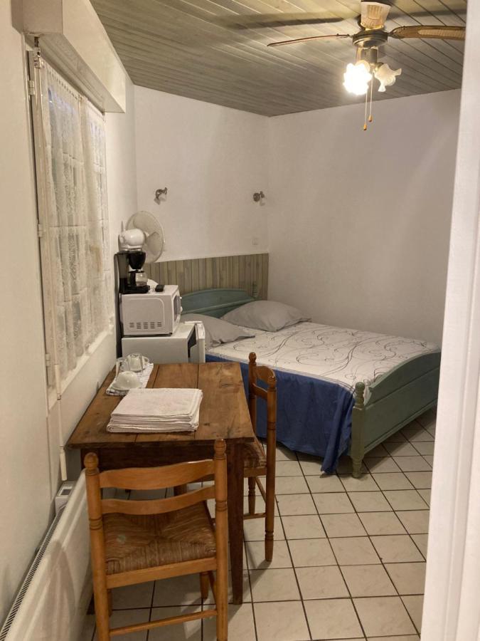 Le Robinson Bed and Breakfast Marseillan  Εξωτερικό φωτογραφία